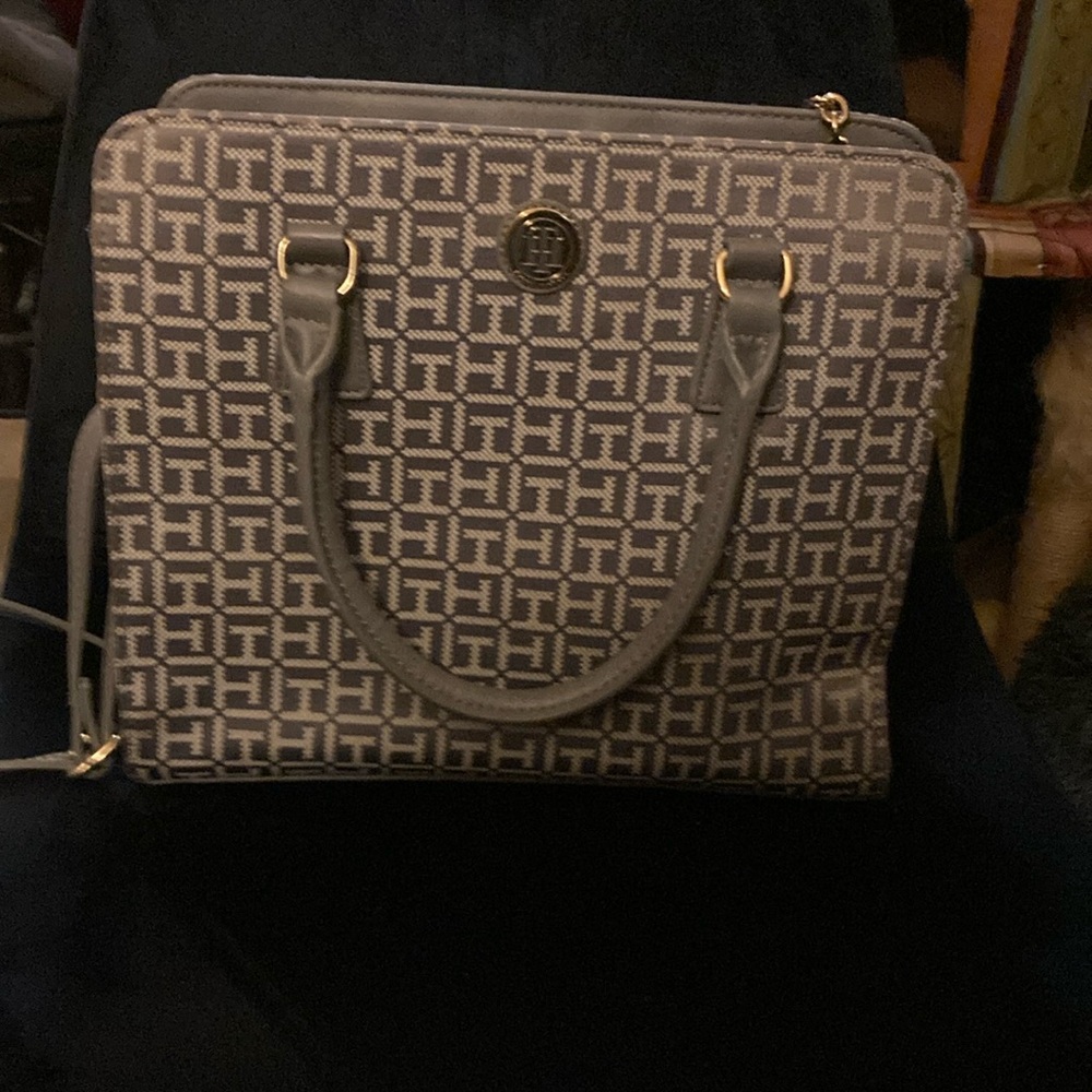 Tommy Hilfiger Gray sophisticated Pocket book Handbag